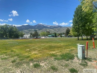 Attractive home in a great location in Mackay, ID. This charming - photo 39