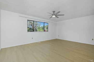 Welcome to this inviting 3-bedroom, 2-bathroom home nestled in - photo 11