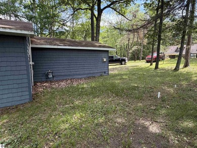 POSSIBLE YEAR ROUND UP NORTH RETREAT ON GRAY LAKE! Lovely little - photo 41