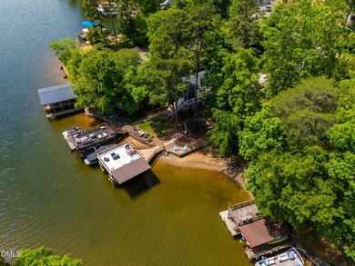This WATERFRONT retreat on beautiful Badin Lake is the perfect - photo 14