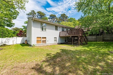 This Hi-Ranch style home offers 2 bedrooms and 1 full bathroom - photo 17
