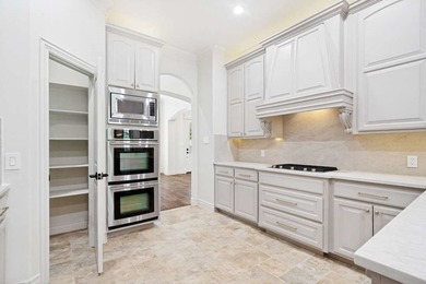 Welcome to luxury living in the prestigious gated and guarded - photo 9