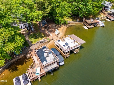 This WATERFRONT retreat on beautiful Badin Lake is the perfect - photo 54