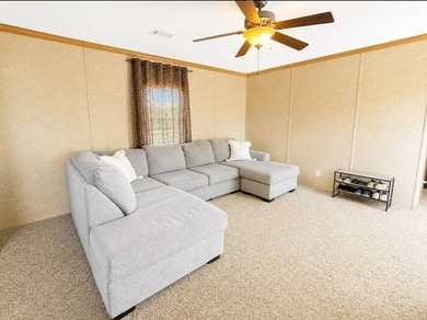 Welcome to your own slice of Toledo Bend! This immaculate 2019 - photo 4