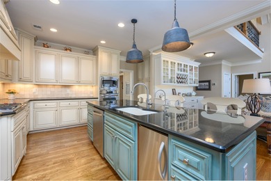 Must-see golf course home offering an open floor plan and - photo 10