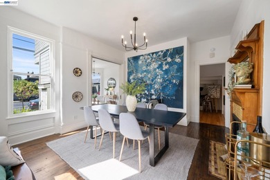 Stylish & flexible Victorian gem offering grand single-family - photo 12