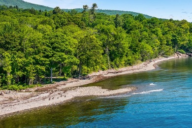 Exceptional 36 acre oceanfront parcel in Camden featuring 1.655 - photo 9