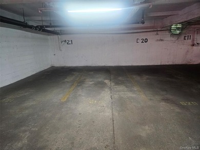 Welcome to #C10! Unique in itself, this 1st floor, two - photo 19