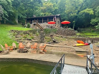 This log cabin dates back to the 1890, is beautiful remodeled - photo 24