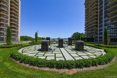 Beautifully Renovated Deluxe One-Bedroom with Oversized Balcony - photo 27