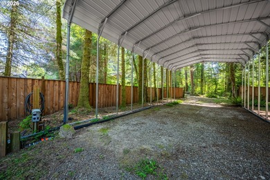 Tucked away in the trees on beautiful Woahink Lake, this rare 1 - photo 9