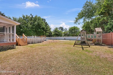 This family Retreat is a well maintained 4-bedroom, 2.5-bath - photo 5
