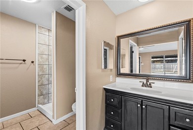 Experience the perfect blend of classic style and modern comfort - photo 17