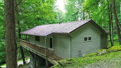 Mountain Retreat in Glenville, NC!! Tucked away in the serene - photo 17