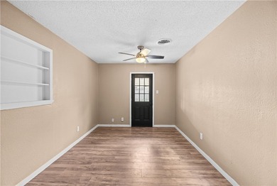 Experience the perfect blend of classic style and modern comfort - photo 20