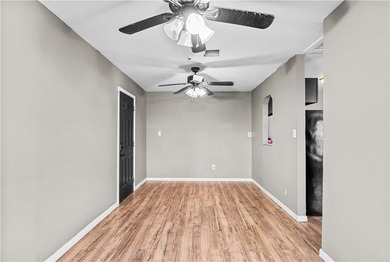 Experience the perfect blend of classic style and modern comfort - photo 27