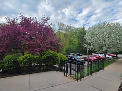 Enjoy comfortable condo living in this top-level unit offering a - photo 2
