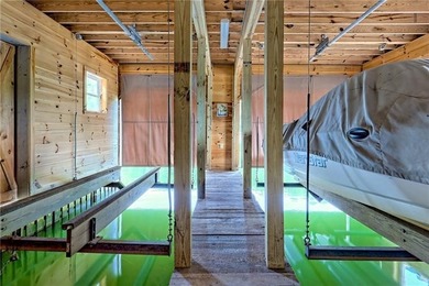Recreate and Relax at this welcoming, traditional, lake home - photo 44