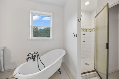 Welcome to this one of a kind Colonial estate, tucked away on 2 - photo 15