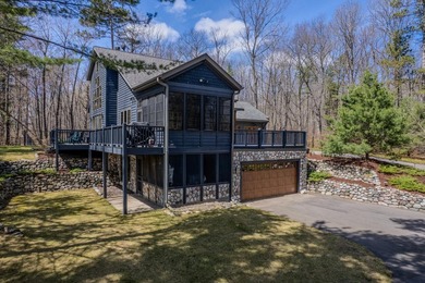 Stunning 4BR, 4BA retreat on nearly 3 acres with 160' of sand - photo 18