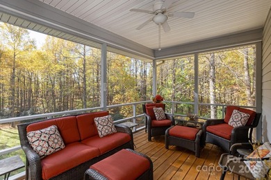 Updated and Move-In-Ready Kenmure Cottage. This warm and - photo 22
