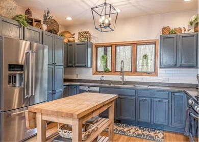 Stunning 4BR, 4BA retreat on nearly 3 acres with 160' of sand - photo 26