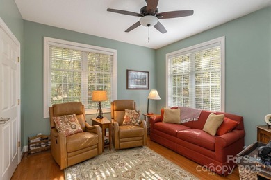 Updated and Move-In-Ready Kenmure Cottage. This warm and - photo 28