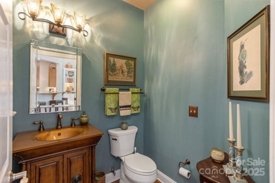 Updated and Move-In-Ready Kenmure Cottage. This warm and - photo 29