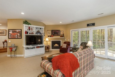 Updated and Move-In-Ready Kenmure Cottage. This warm and - photo 33