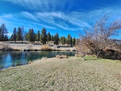 This Williamson Riverfront Home! Features 3 Bedrooms 2 Baths - photo 37