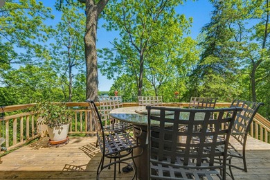 Discover refined living in this executive estate set on over 2 - photo 8