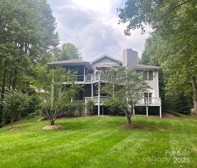 Updated and Move-In-Ready Kenmure Cottage. This warm and - photo 45