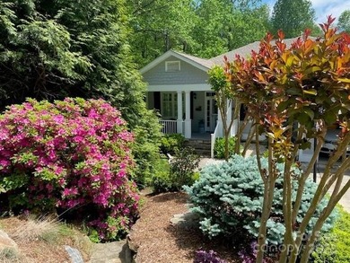 Updated and Move-In-Ready Kenmure Cottage. This warm and - photo 46