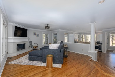 Unique townhome opportunity in the heart of Reynolds Lake