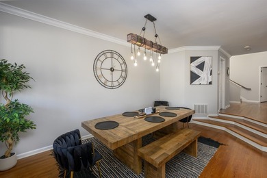 Unique townhome opportunity in the heart of Reynolds Lake