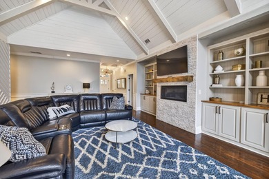 Wake up to lake breezes and endless entertaining possibilities - photo 9
