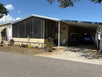 Well maintained 3 bedroom, 2 bathroom home. Features a Guest - photo 2