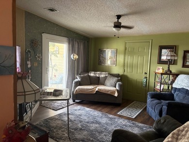 Well maintained 3 bedroom, 2 bathroom home. Features a Guest - photo 7