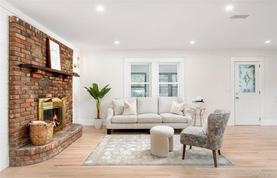 LOCATION + RENOVATION! This charming Sayville colonial has been - photo 13