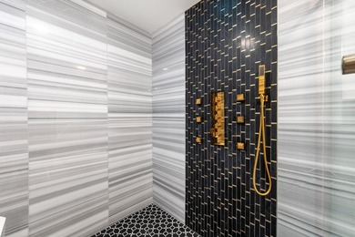 Million-dollar view on an exquisite home featuring 4 en-suite - photo 14