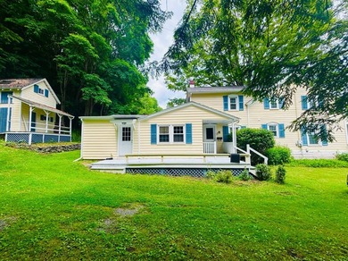 Constructed around 1900, 113 Lake Street in Cooperstown, New - photo 5