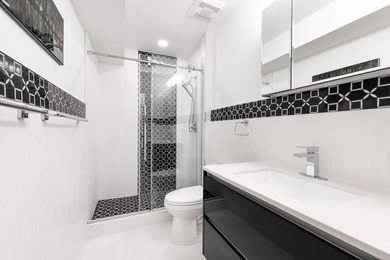 Million-dollar view on an exquisite home featuring 4 en-suite - photo 17