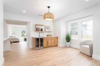 LOCATION + RENOVATION! This charming Sayville colonial has been - photo 19