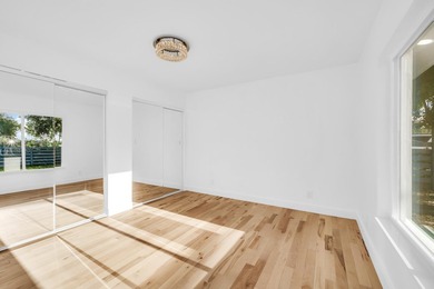 Million-dollar view on an exquisite home featuring 4 en-suite - photo 19