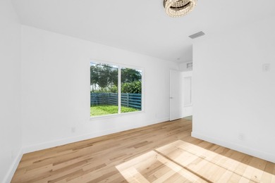 Million-dollar view on an exquisite home featuring 4 en-suite - photo 20
