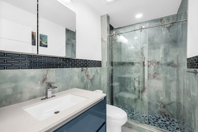 Million-dollar view on an exquisite home featuring 4 en-suite - photo 21