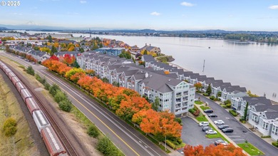 Columbia River - Clark County Condo For Sale in Vancouver Washington