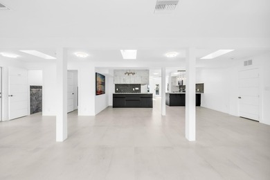 Million-dollar view on an exquisite home featuring 4 en-suite - photo 29