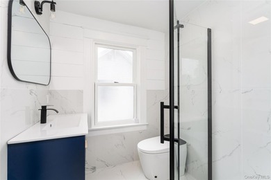 LOCATION + RENOVATION! This charming Sayville colonial has been - photo 30