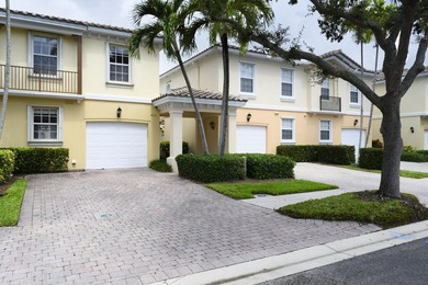 Welcome to Cataline Lakes! Single family attached with 3 - photo 31